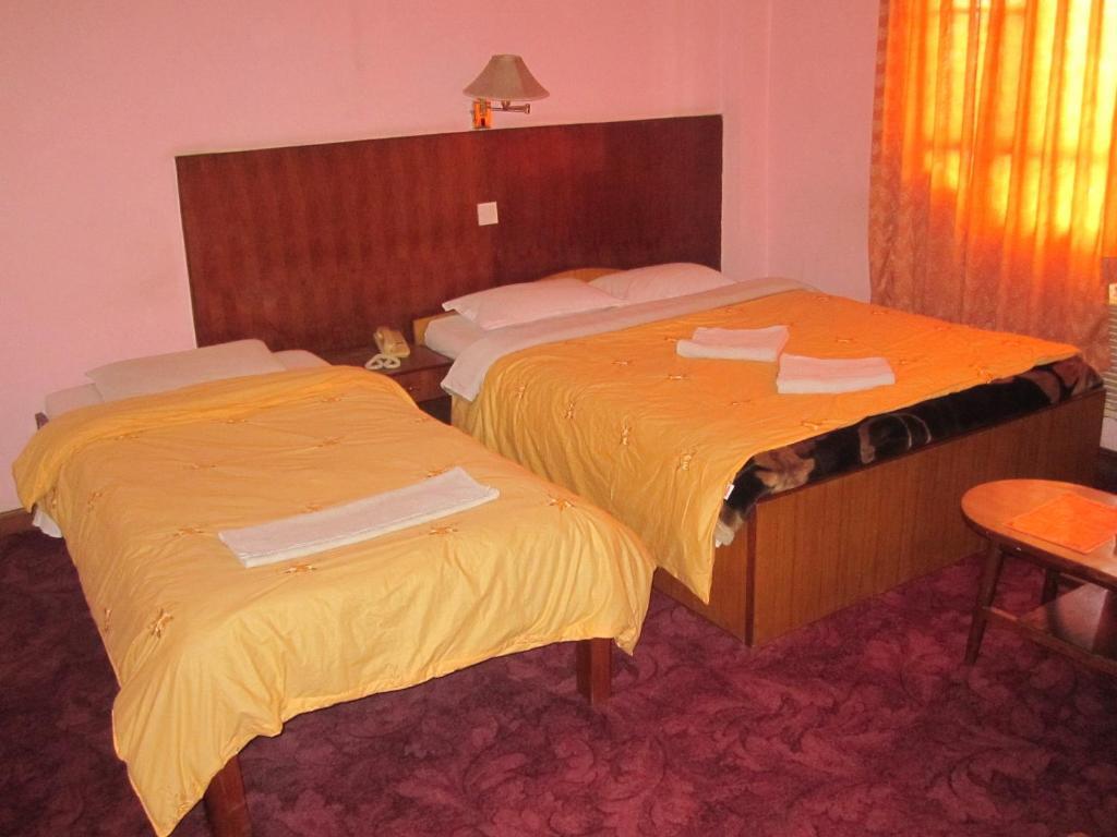 Tasi Dhargey Inn Kathmandu Exterior foto