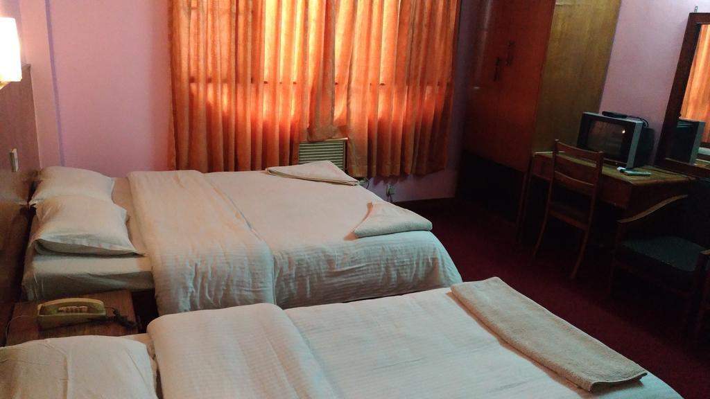 Tasi Dhargey Inn Kathmandu Exterior foto