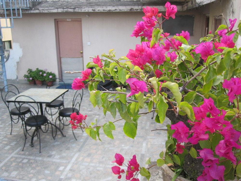 Tasi Dhargey Inn Kathmandu Exterior foto